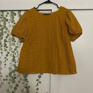 EYELET PUFF-SLEEVE TOP